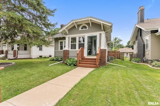 517 E 29th Place, Davenport, IA 52803