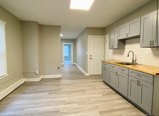 87 Caroline St Unit 1, Bridgeport, CT 06608