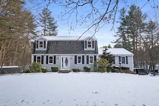 34 Pleasant Dr, Londonderry, NH 03053