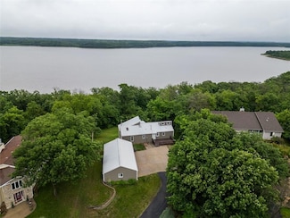 8231 Mike O Vince Rd, Ozawkie, KS 66070