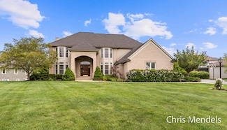 150 Bay Circle Dr, Holland, MI 49424
