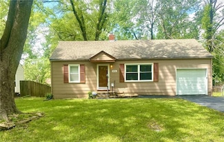 8906 E 73rd St, Raytown, MO 64133