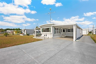 5251 Flint St, Zephyrhills, FL 33542