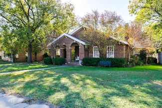 1106 E Reynolds St, Stamford, TX 79553