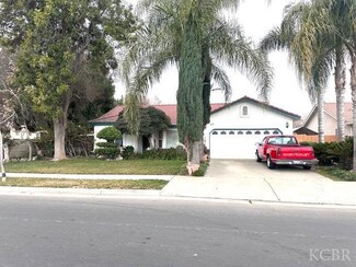 1101 E Cinnamon Dr, Lemoore, CA 93245