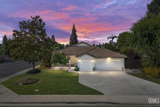 10003 Rain Check Dr, Bakersfield, CA 93312