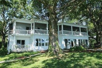 335 Redwood Ln, Weems, VA 22576