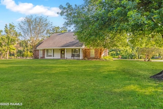 1073 Attakapas Rd, Saint Martinville, LA 70582