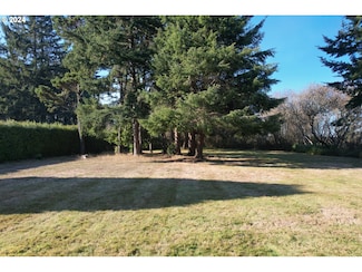 1 Tarheel Ln, Coos Bay, OR 97420