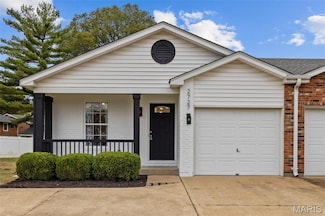 2727 Sheridan Rd, Saint Louis, MO 63125