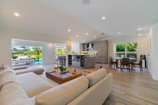 2291 Las Casitas Dr, Wellington, FL 33414