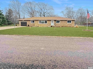 1516 Division St, Metamora, IL 61548