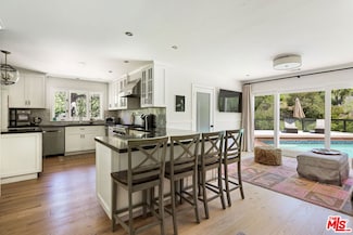 3206 Canyon Lake Dr, Los Angeles, CA 90068
