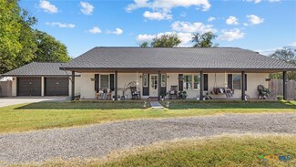 207 Woodlake Dr, Mc Queeney, TX 78123