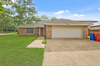 208 Jouette St, Farmersville, TX 75442