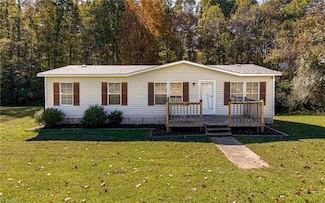 1035 Willie Place Rd, Walnut Cove, NC 27052