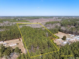 000 Huckstep Rd, Brodnax, VA 23920
