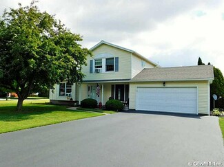 45 Kaymar Dr, Bergen, NY 14416