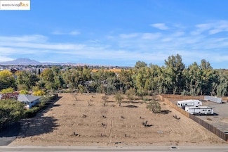 3901-B Rose Ave, Oakley, CA 94561