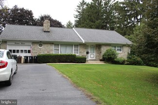 1412 W View Dr, Lancaster, PA 17603