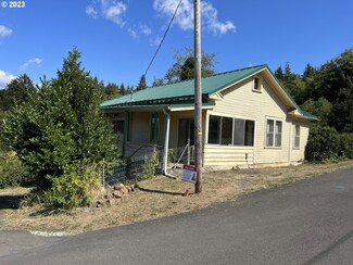 117 Hall St, Rockaway Beach, OR 97136