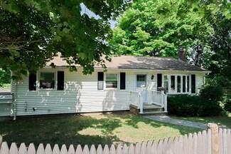 229 N Main St, Uxbridge, MA 01569