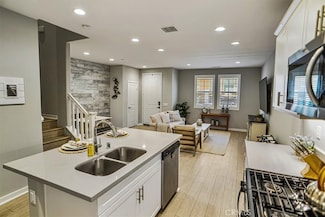 28627 Solana Ct, Santa Clarita, CA 91354