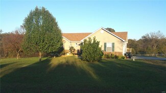 10233 Stone Park Rd, Richwoods, MO 63071