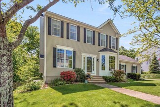 16 Bay Farm Ln, South Grafton, MA 01560