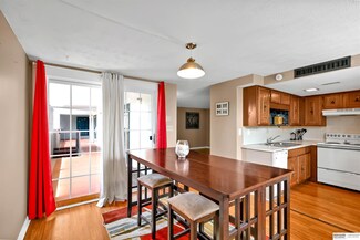 120 S 38th Ave Unit 36, Omaha, NE 68131