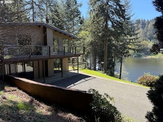 2822 S Tenmile, Lakeside, OR 97449