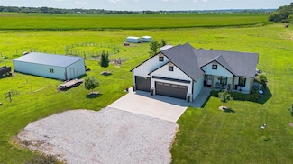 10803 NE 118th Ave, Maxwell, IA 50161