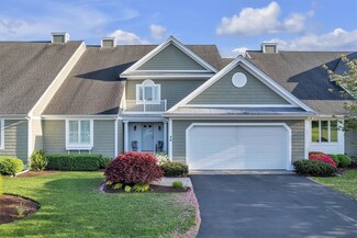 48 Overlook Dr, North Kingstown, RI 02852