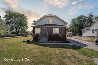 2906 S Euclid Ave, Bay City, MI 48706