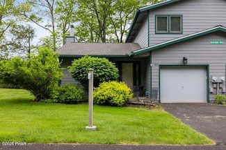 802 Forest Cir, Paupack, PA 18451