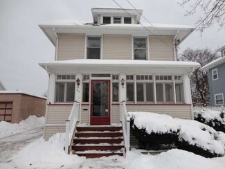 643 Center St, Elgin, IL 60120