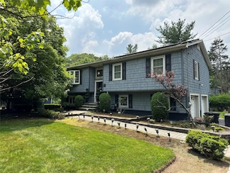 43 Lorna Ln N, Suffern, NY 10901