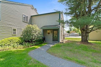 14 Hideaway Ln, Williston, VT 05495