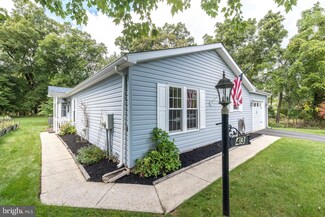 443 Cardinal Ct N, New Hope, PA 18938
