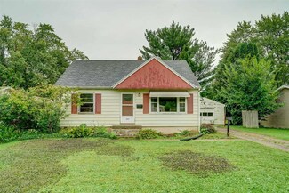 5202 Shore Acres Rd, Monona, WI 53716