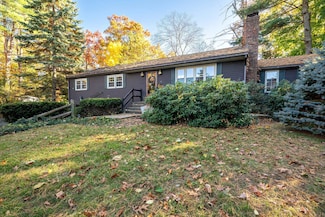 13 Moses St, Manchester, NH 03109