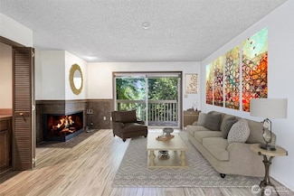 12840 SE 40th Ct Unit B2, Bellevue, WA 98006