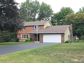 2080 Pineview Ct, Marilla, NY 14102