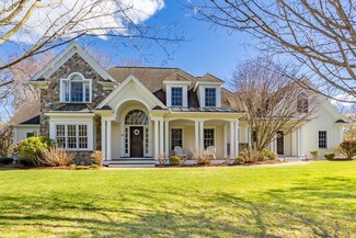 18 Copeland Dr, Bedford, MA 01730