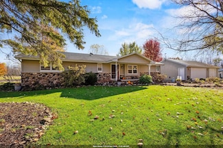 N4742 Thompson Rd, Shiocton, WI 54170