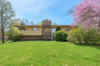 5285 Burning Tree Rd, Kalamazoo, MI 49009