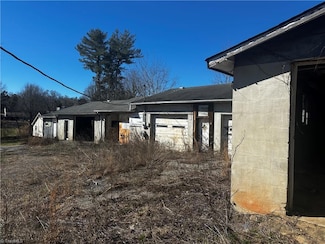 165 Whitewater Ln, Wilkesboro, NC 28697