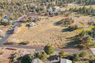 3715 NW 25th St, Redmond, OR 97756