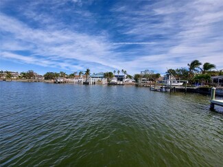 12155 6th St E, Treasure Island, FL 33706