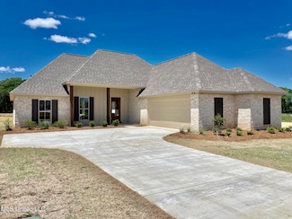425 Aurora Cir, Canton, MS 39046